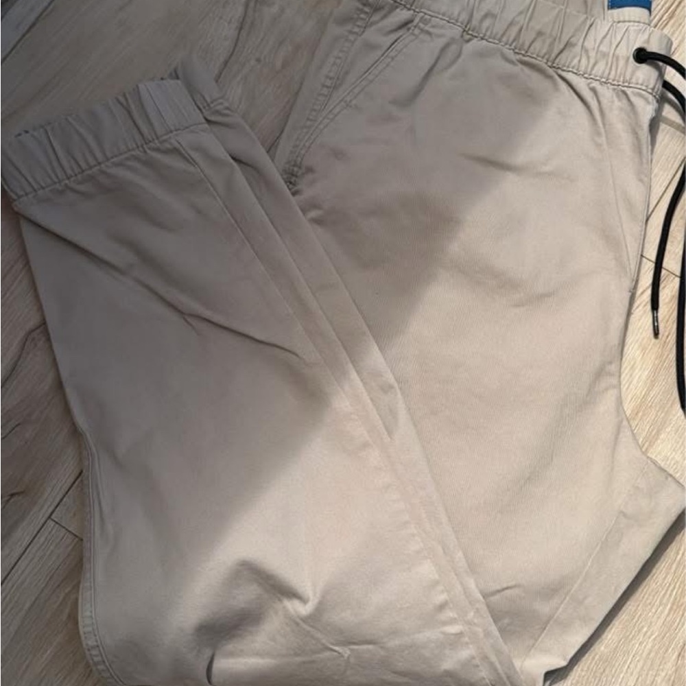 Old Navy Men's Khaki modern joggers